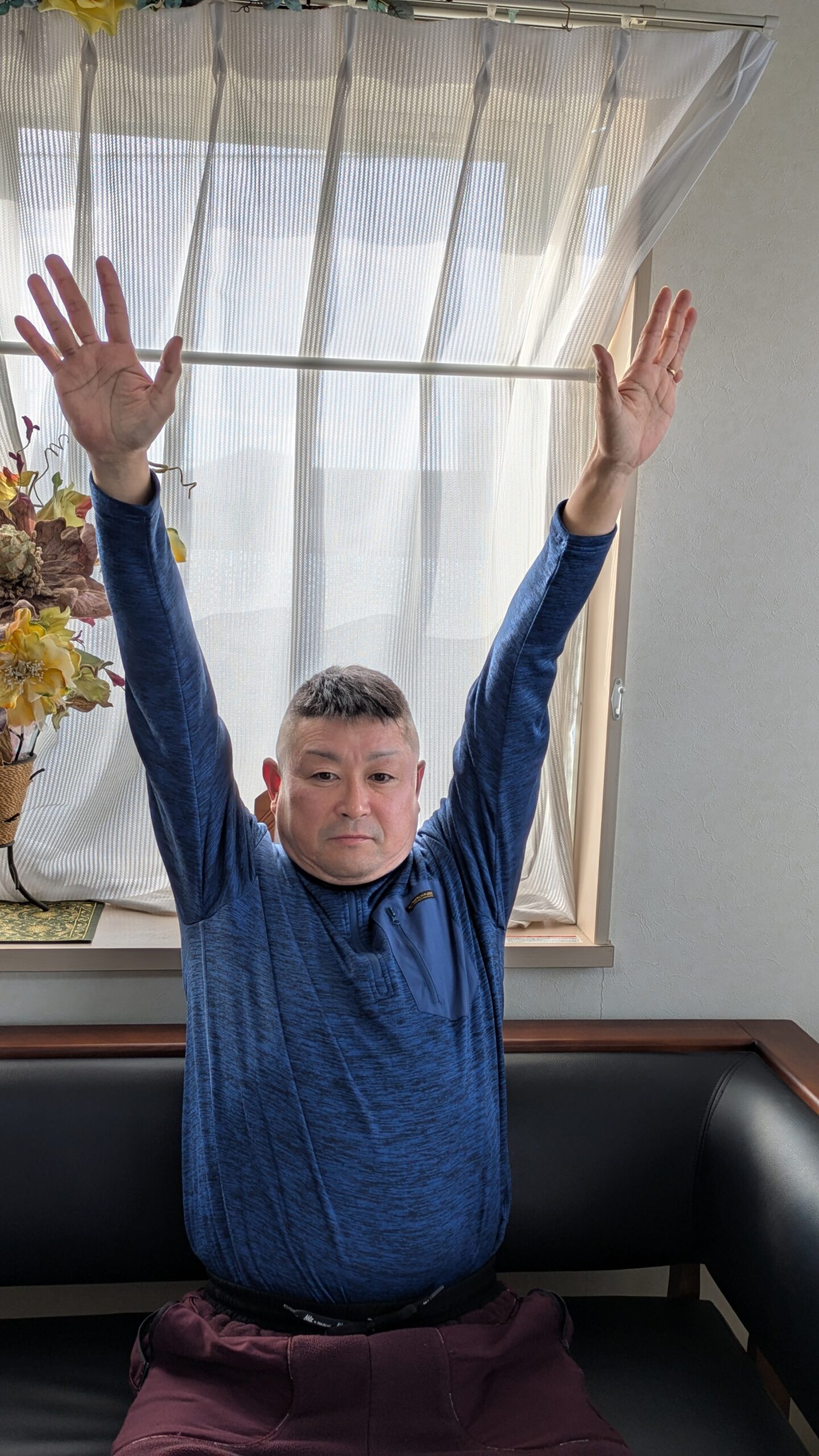 患者(吉永 万歳) 車で1時間以上かかるがこちらに来て良かった。 写真のように万歳ができるようになった!!